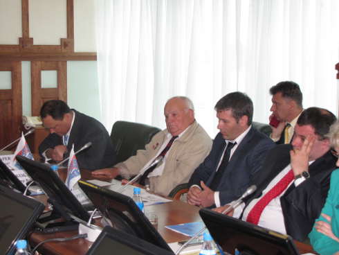 Представители приморского стройкомплекса встретились с губернатором края