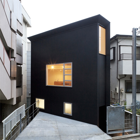 Узкий дом Oh House от Atelier Tekuto